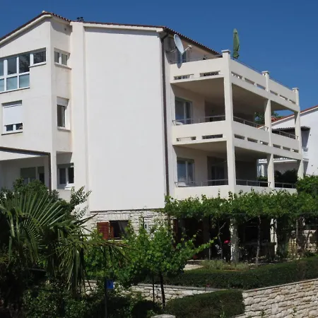 Apartman F1 Pula